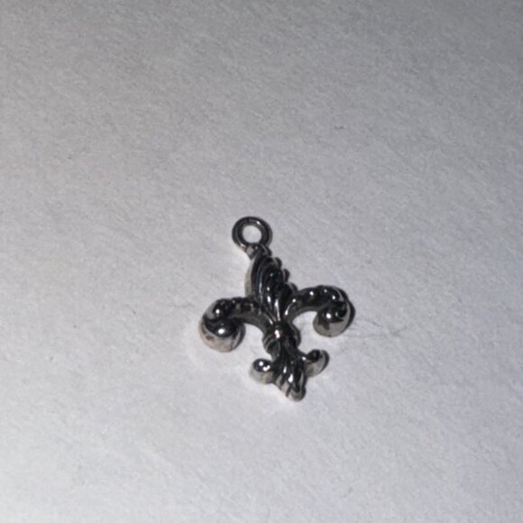 Fleur de Lis Sterling Silver Pendant - Picture 3 of 16